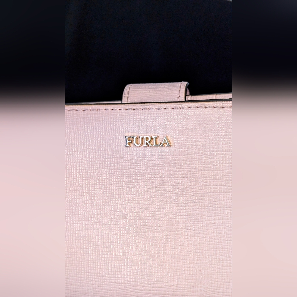 Furla women's wallet pink saffiano leather bifold gold tone hardware GUC w flaws - Picture 11 of 14